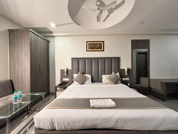 Hotel Royal Retreat 삼발푸르 외부 사진